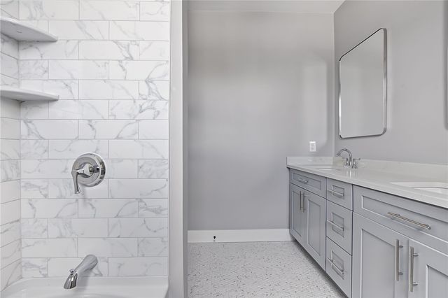 6 Rounds Avenue, East Providence, RI 02915