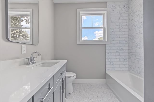 6 Rounds Avenue, East Providence, RI 02915