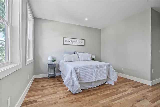 6 Rounds Avenue, East Providence, RI 02915