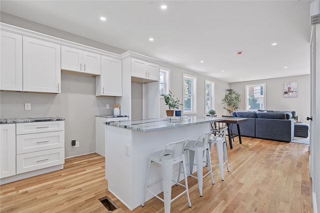 6 Rounds Avenue, East Providence, RI 02915