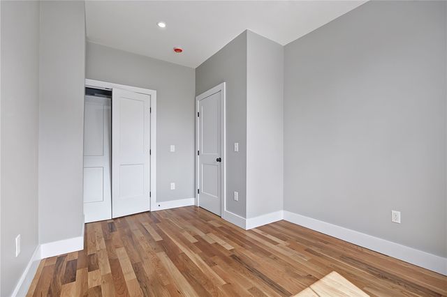 6 Rounds Avenue, East Providence, RI 02915