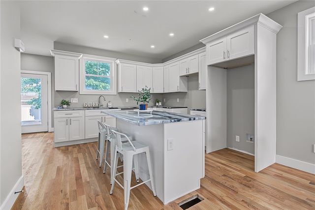 6 Rounds Avenue, East Providence, RI 02915