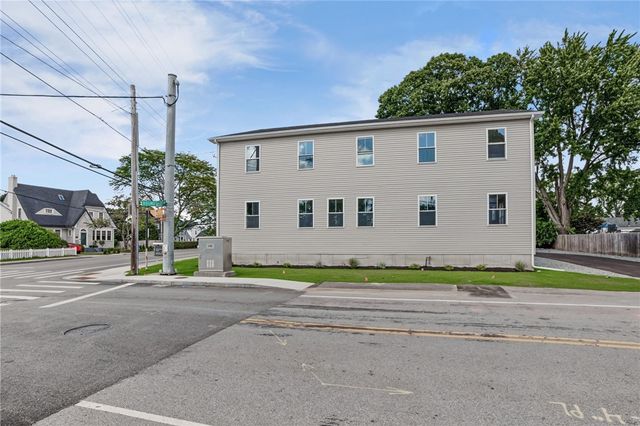 6 Rounds Avenue, East Providence, RI 02915