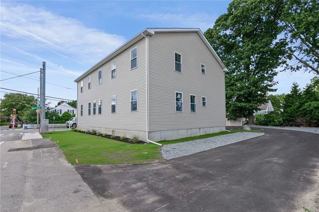 6 Rounds Avenue, East Providence, RI 02915