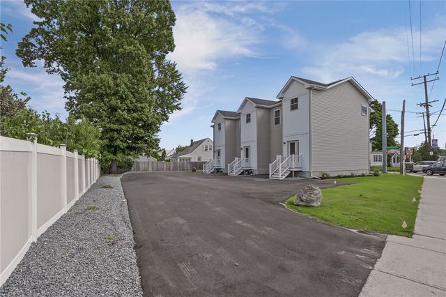 6 Rounds Avenue, East Providence, RI 02915