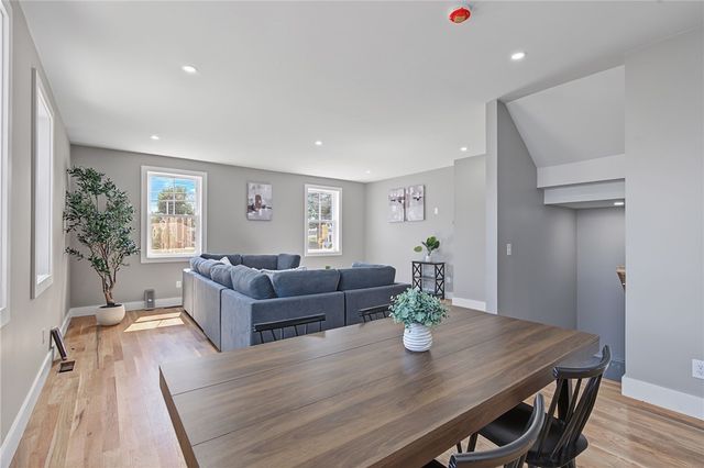 6 Rounds Avenue, East Providence, RI 02915