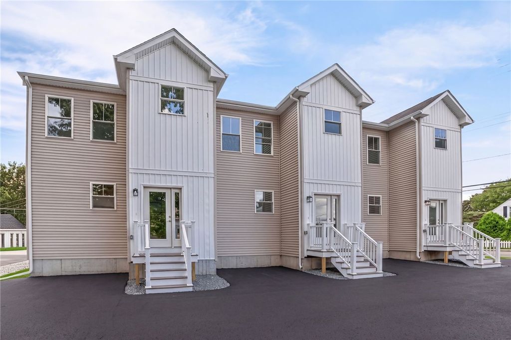 6 Rounds Avenue, East Providence, RI 02915