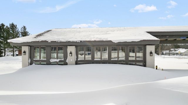 2029 S Otsego Avenue, Gaylord, MI 49735