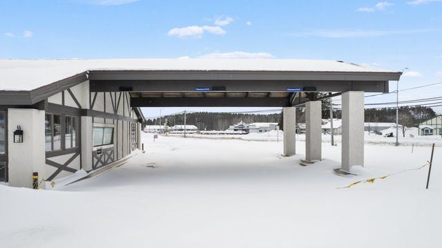 2029 S Otsego Avenue, Gaylord, MI 49735