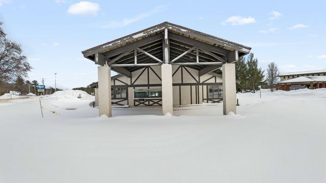 2029 S Otsego Avenue, Gaylord, MI 49735