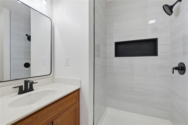 2516 SW Current Lane, Lee's Summit, MO 64082