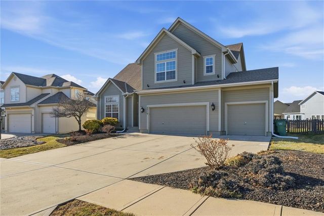 2516 SW Current Lane, Lee's Summit, MO 64082
