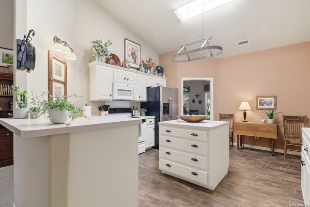 232 Los Cedros Loop, Kerrville, TX 78028