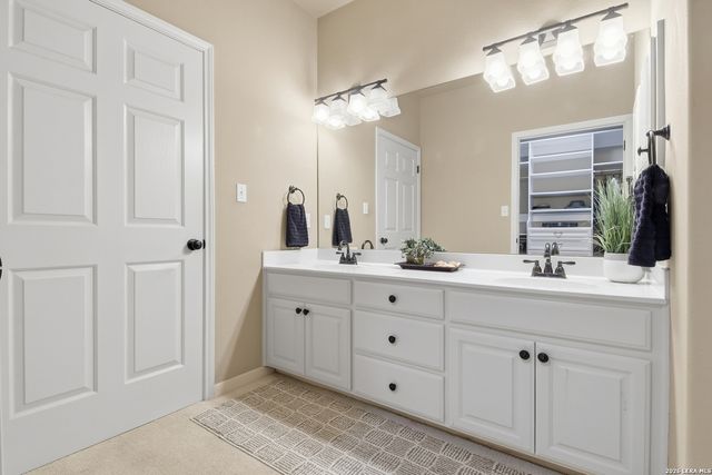 232 Los Cedros Loop, Kerrville, TX 78028