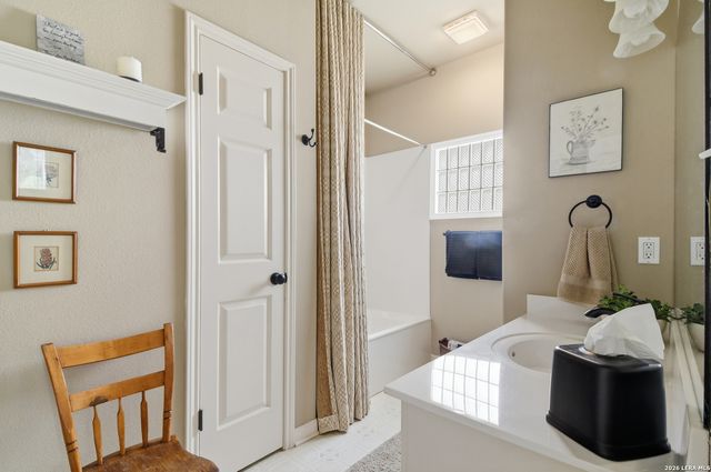 232 Los Cedros Loop, Kerrville, TX 78028