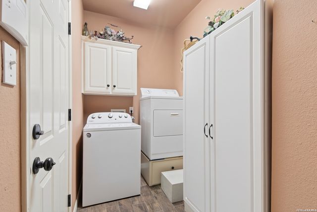 232 Los Cedros Loop, Kerrville, TX 78028
