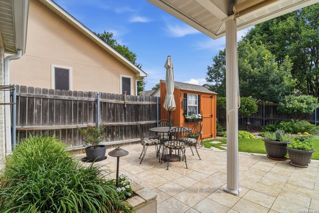 232 Los Cedros Loop, Kerrville, TX 78028