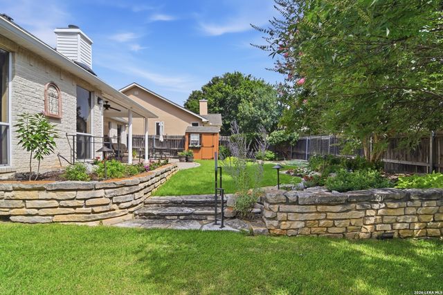 232 Los Cedros Loop, Kerrville, TX 78028