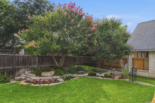 232 Los Cedros Loop, Kerrville, TX 78028