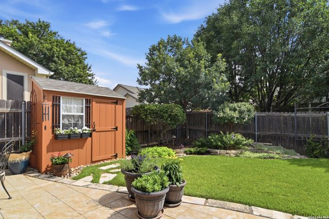 232 Los Cedros Loop, Kerrville, TX 78028