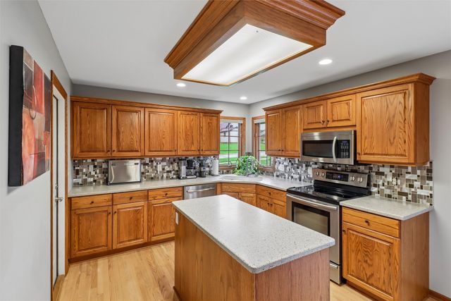 1001 Sunset Circle, Indianola, IA 50125