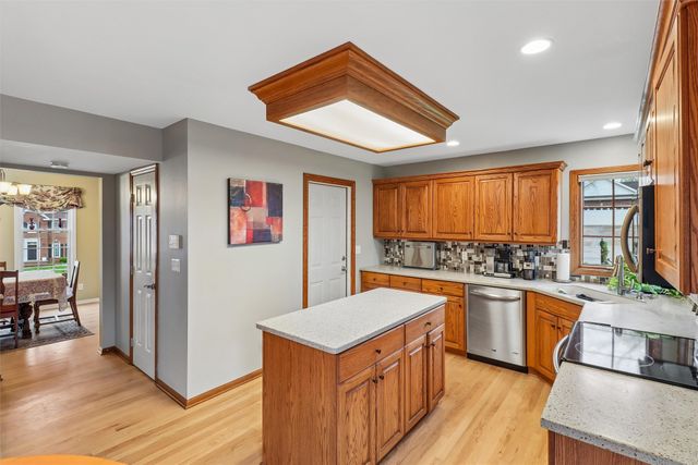 1001 Sunset Circle, Indianola, IA 50125