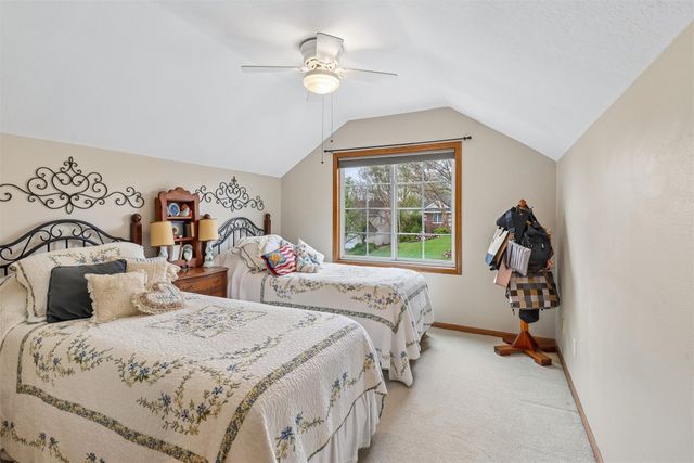1001 Sunset Circle, Indianola, IA 50125