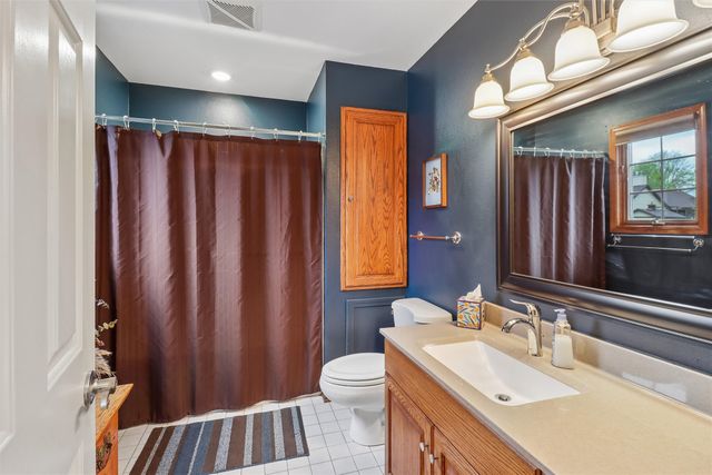 1001 Sunset Circle, Indianola, IA 50125