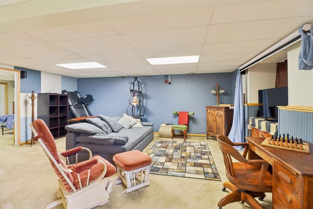 1001 Sunset Circle, Indianola, IA 50125