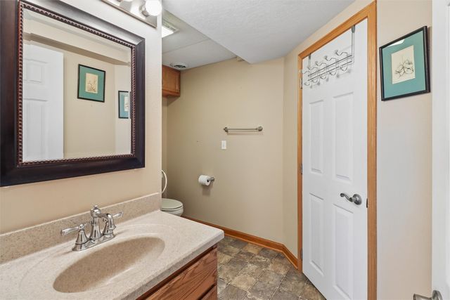 1001 Sunset Circle, Indianola, IA 50125