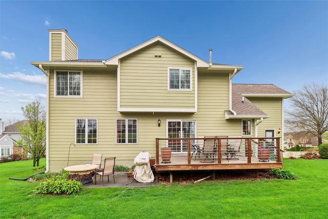 1001 Sunset Circle, Indianola, IA 50125