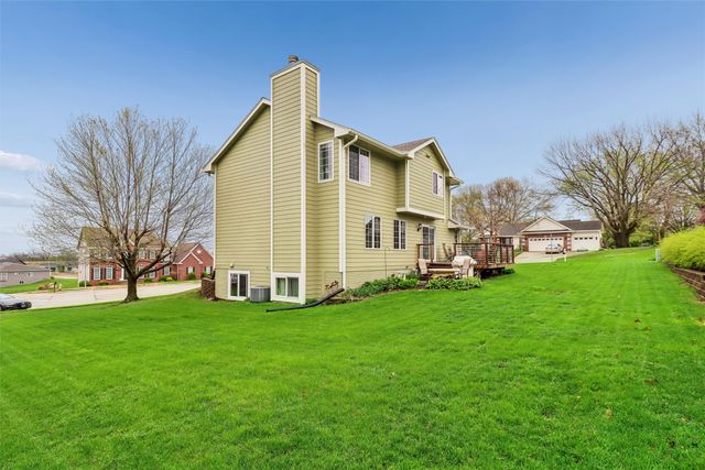 1001 Sunset Circle, Indianola, IA 50125