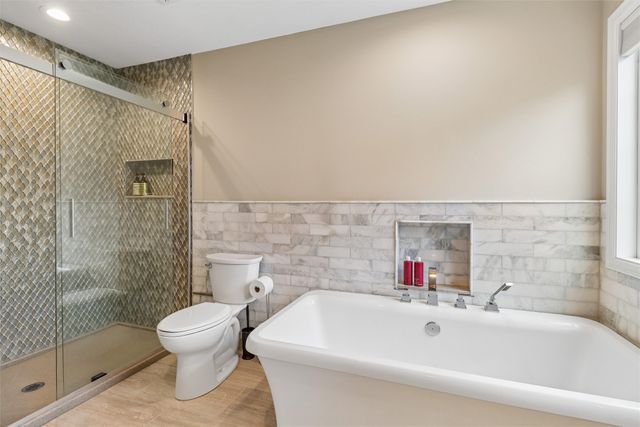 1001 Sunset Circle, Indianola, IA 50125