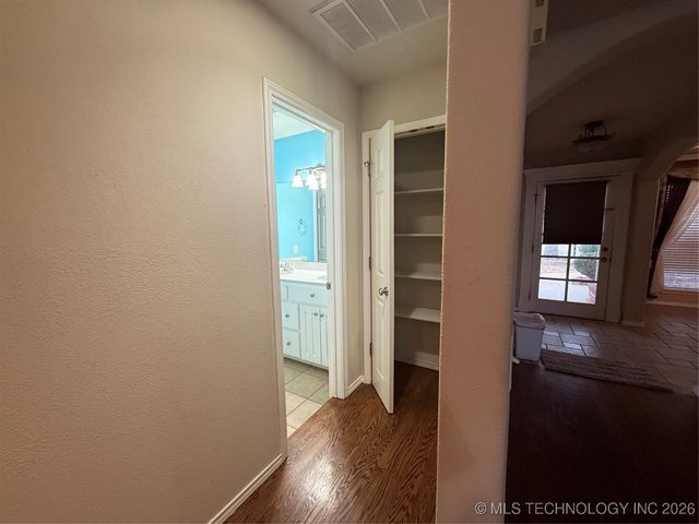 1018 W 120th Court S, Jenks, OK 74037