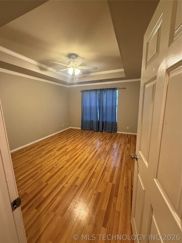 1018 W 120th Court S, Jenks, OK 74037