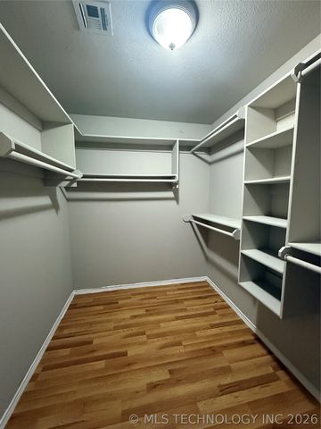 1018 W 120th Court S, Jenks, OK 74037