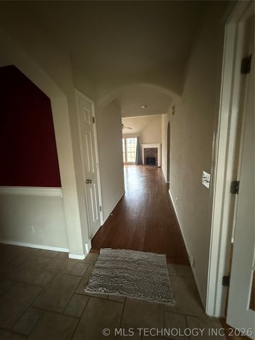 1018 W 120th Court S, Jenks, OK 74037