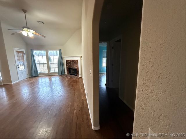 1018 W 120th Court S, Jenks, OK 74037