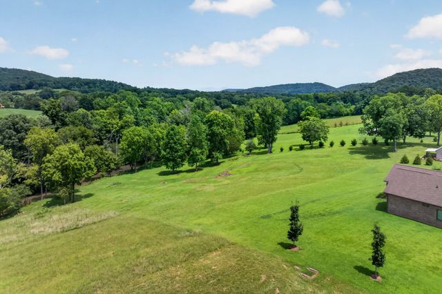 3542 Seven Springs Rd, Cookeville, TN 38506