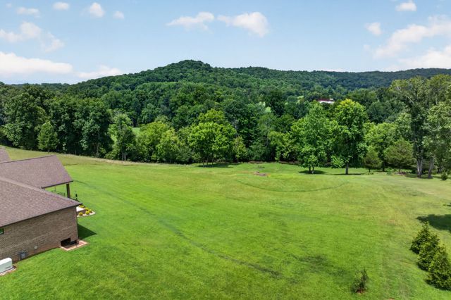 3542 Seven Springs Rd, Cookeville, TN 38506