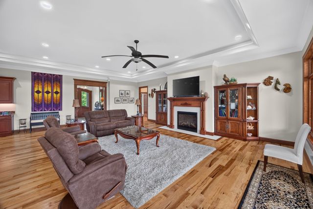 3542 Seven Springs Rd, Cookeville, TN 38506