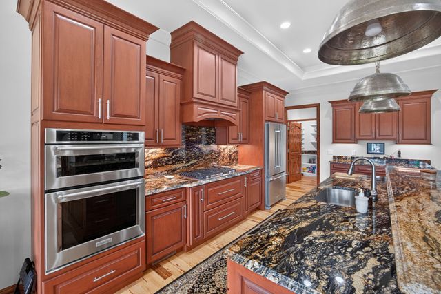 3542 Seven Springs Rd, Cookeville, TN 38506