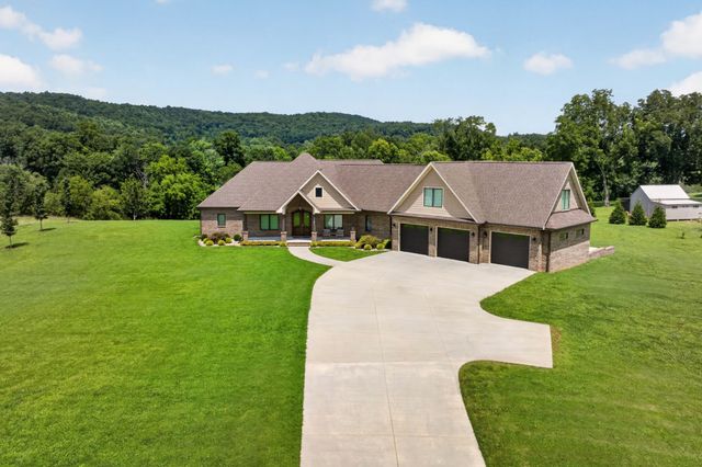 3542 Seven Springs Rd, Cookeville, TN 38506