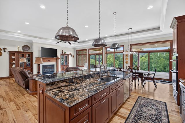 3542 Seven Springs Rd, Cookeville, TN 38506