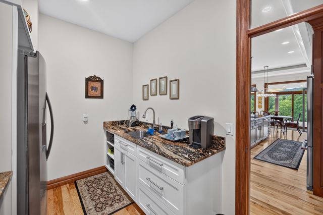 3542 Seven Springs Rd, Cookeville, TN 38506