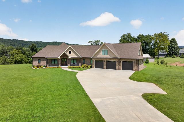 3542 Seven Springs Rd, Cookeville, TN 38506