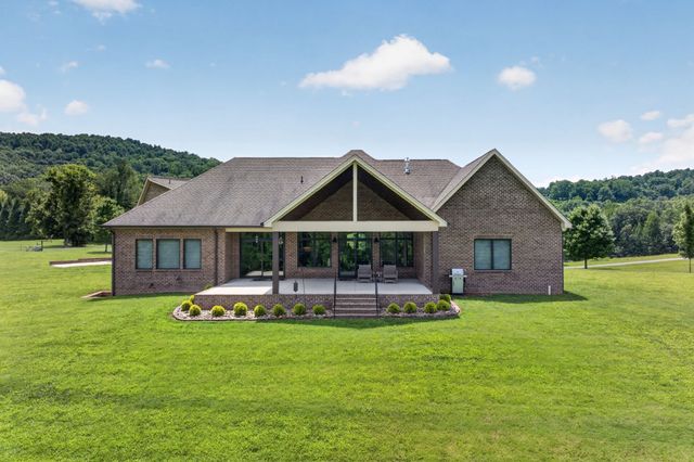 3542 Seven Springs Rd, Cookeville, TN 38506