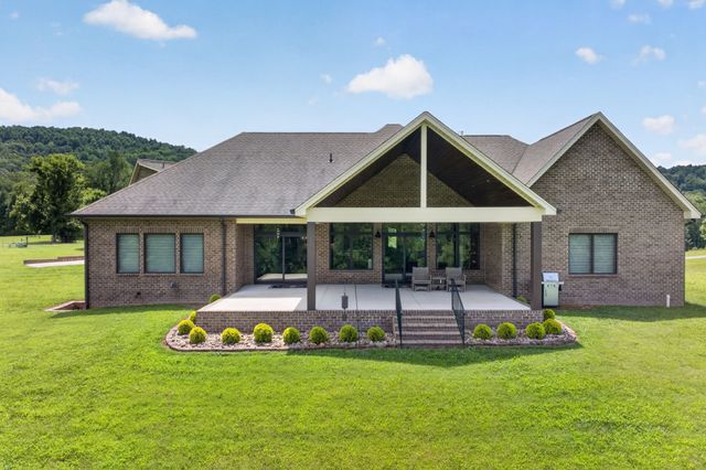 3542 Seven Springs Rd, Cookeville, TN 38506