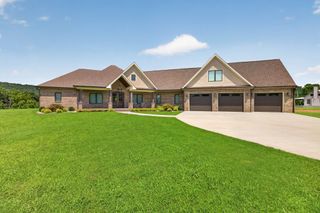 3542 Seven Springs Rd, Cookeville, TN 38506