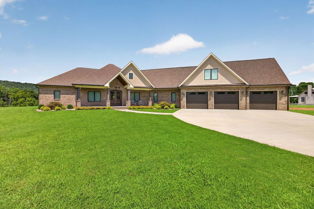 3542 Seven Springs Rd, Cookeville, TN 38506